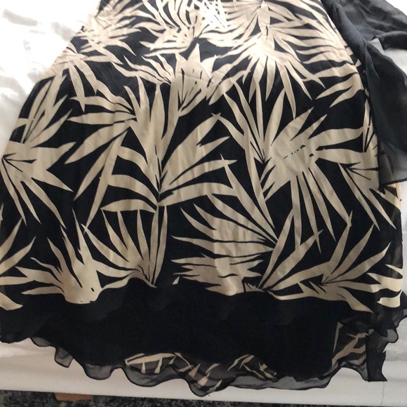 Dress. - Picture 4 of 4